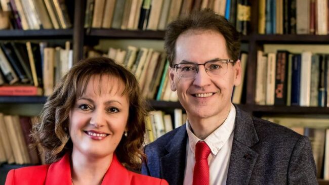 Simon-Izabella-es-Varjon-Denes